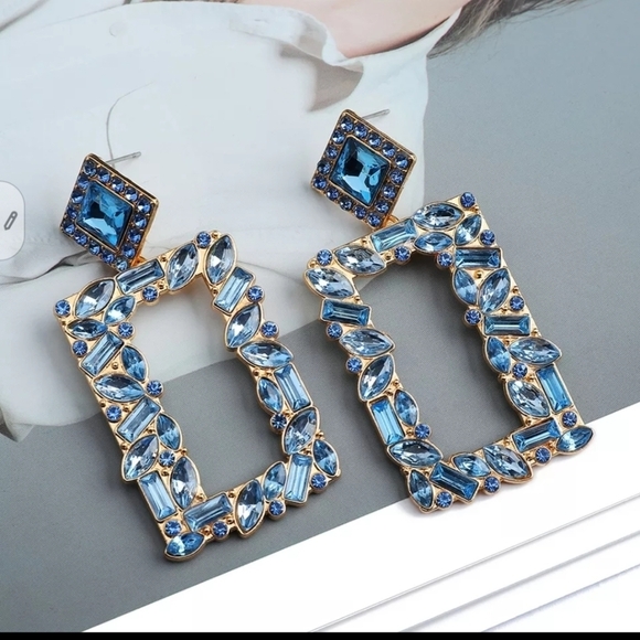 Earrings blue and fucsia nwt - Picture 3 of 3